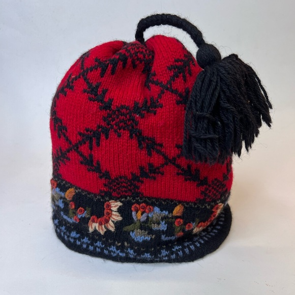 BEAUTIFUL ICELANDIC DESIGN WOOL BLEND HAT WITH TASSEL - Picture 2 of 5